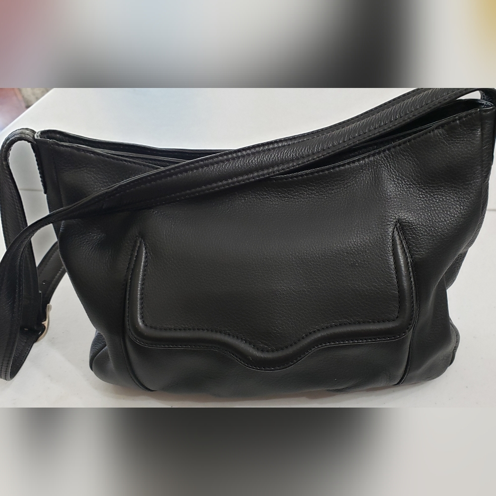Stone Mountain New without tags black leather handbag